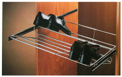 Sliding shoe rack